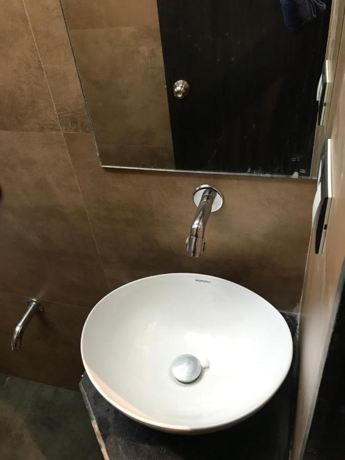 Mango Dormitory Мумбаи Экстерьер фото